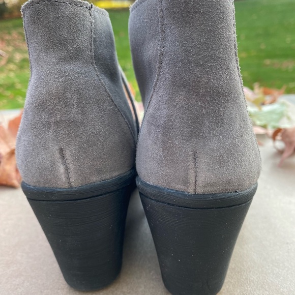 White Mountain Kahlua Grey Suede Lace Wedge Bootie, size 7M - Picture 5 of 5